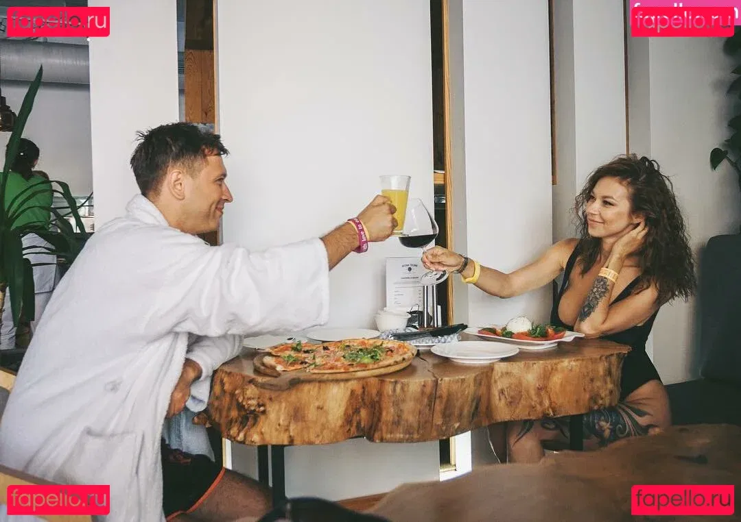 Polina Logunova Onlyfans Photo Gallery 