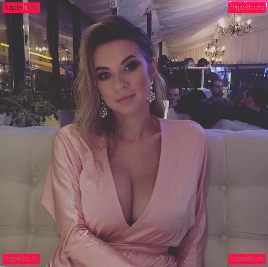 Polina Logunova Onlyfans Photo Gallery 