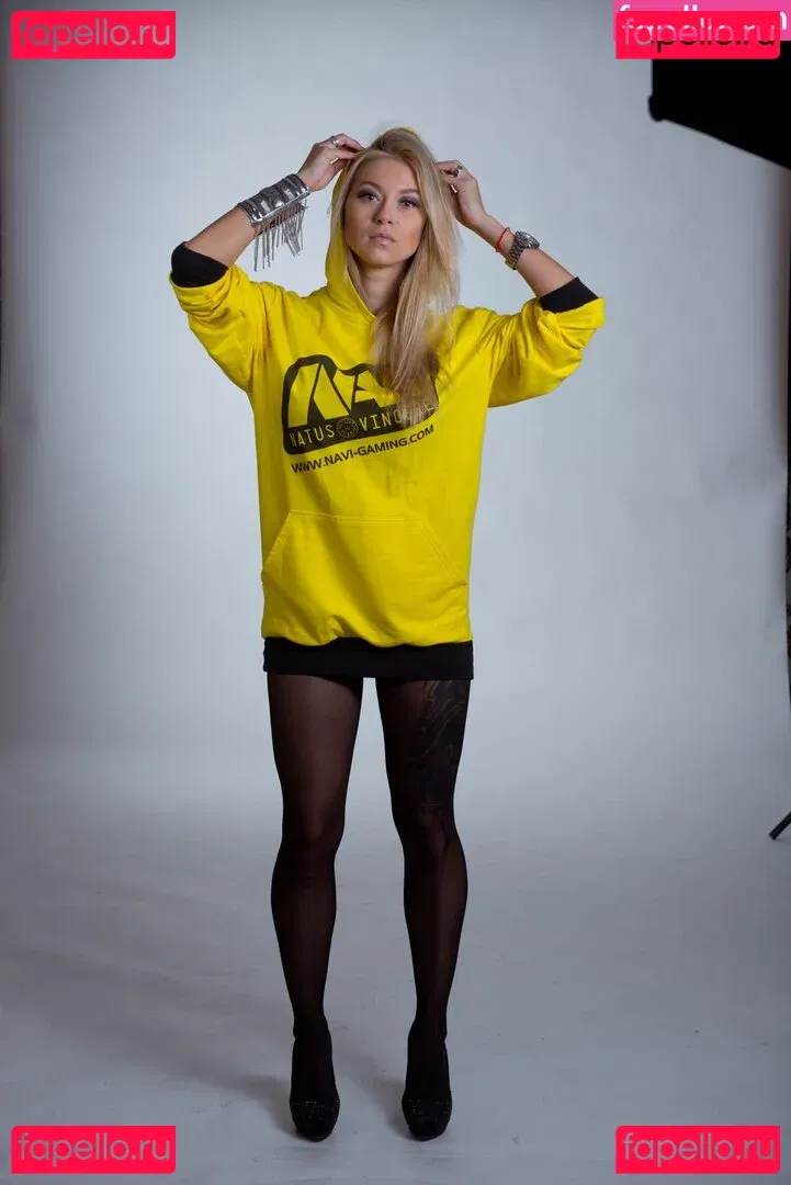 Polina Logunova Onlyfans Photo Gallery 