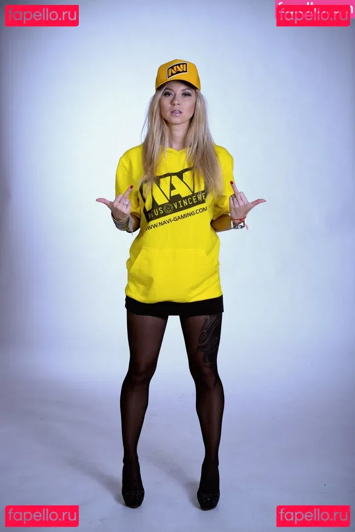 Polina Logunova Onlyfans Photo Gallery 