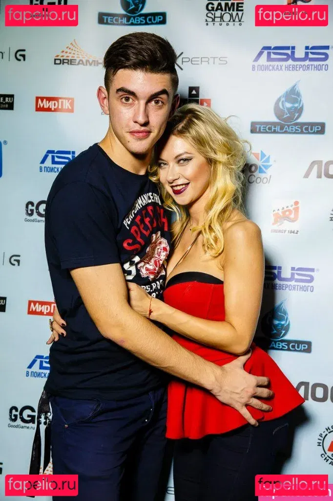 Polina Logunova Onlyfans Photo Gallery 