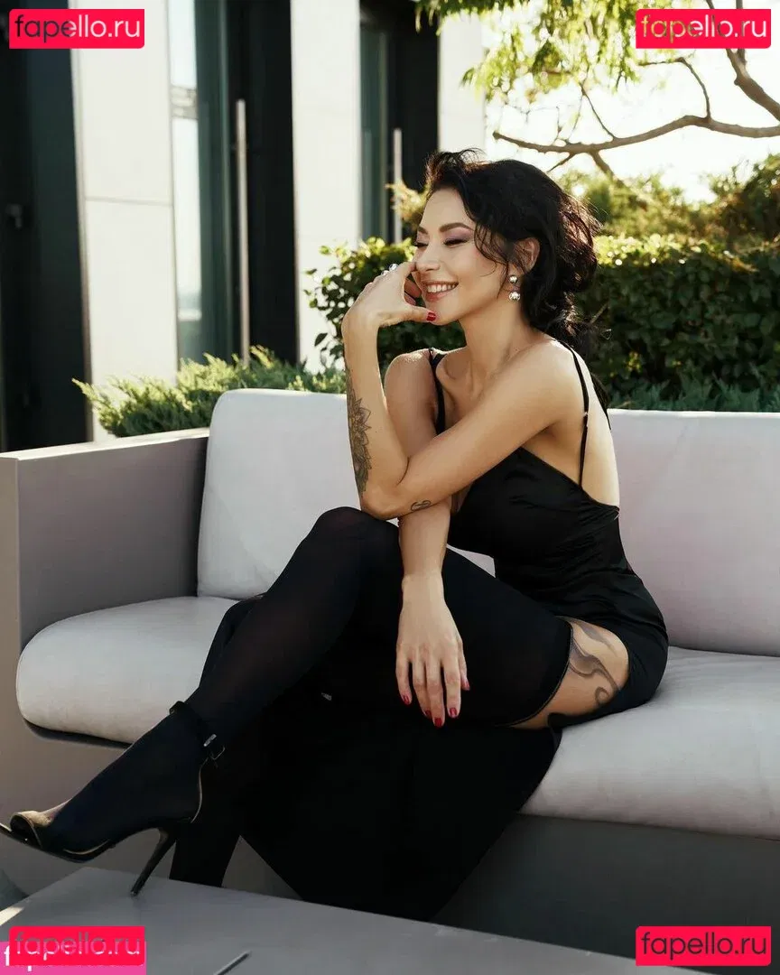 Polina Logunova Onlyfans Photo Gallery 