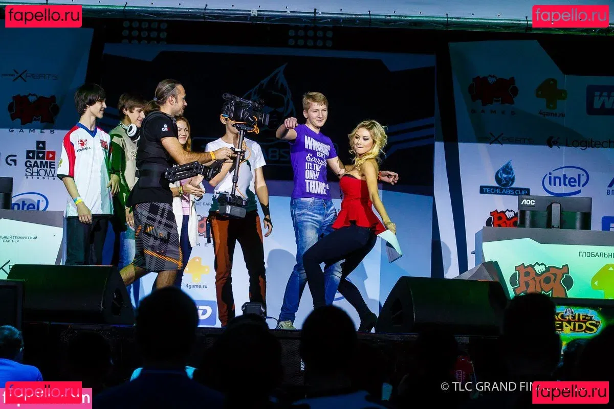 Polina Logunova Onlyfans Photo Gallery 