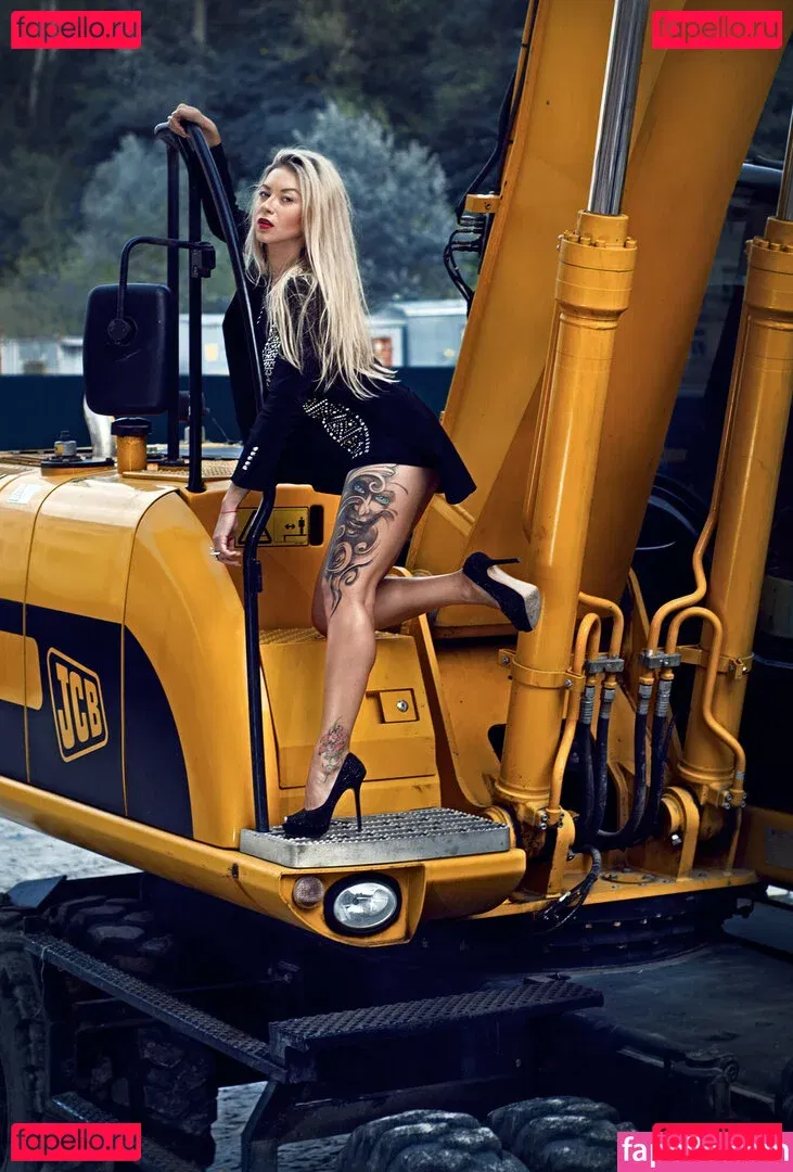 Polina Logunova Onlyfans Photo Gallery 