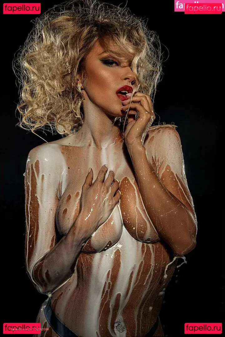 Polina Logunova Onlyfans Photo Gallery 