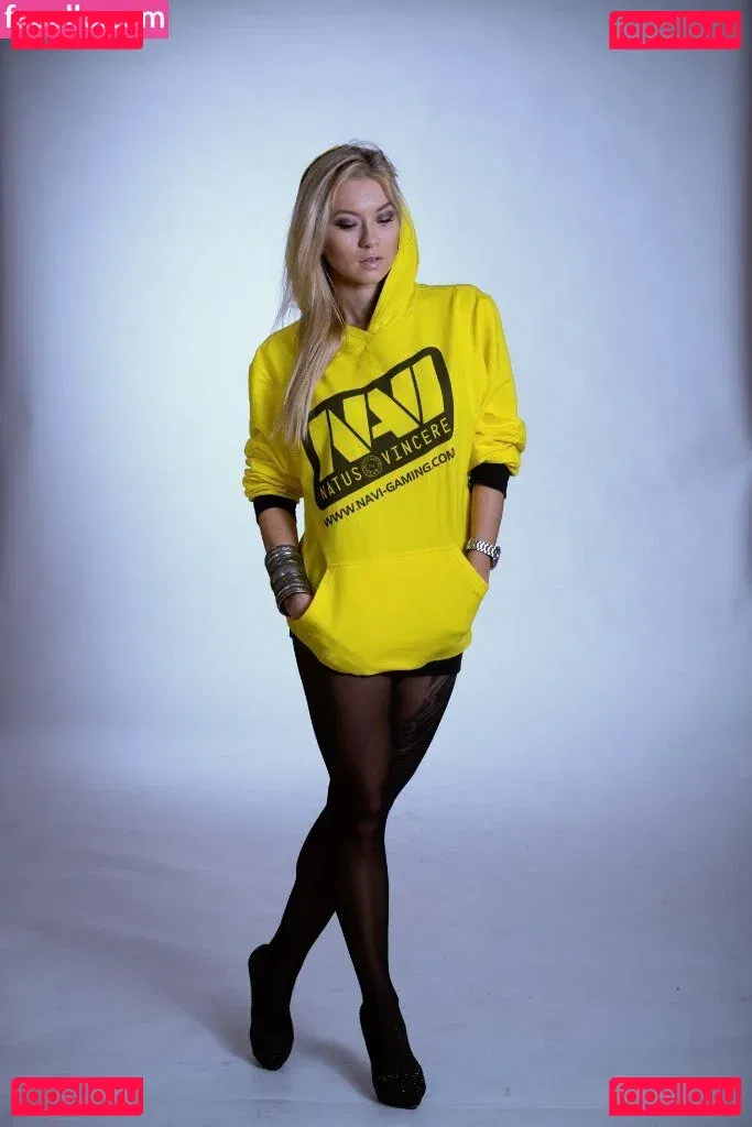 Polina Logunova Onlyfans Photo Gallery 