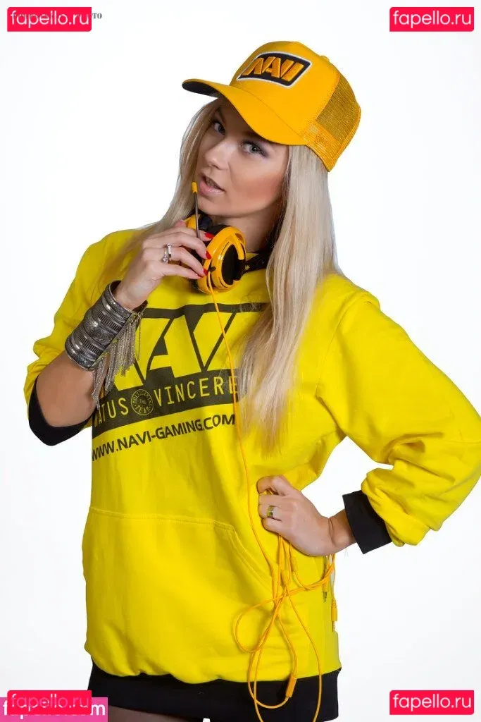 Polina Logunova Onlyfans Photo Gallery 