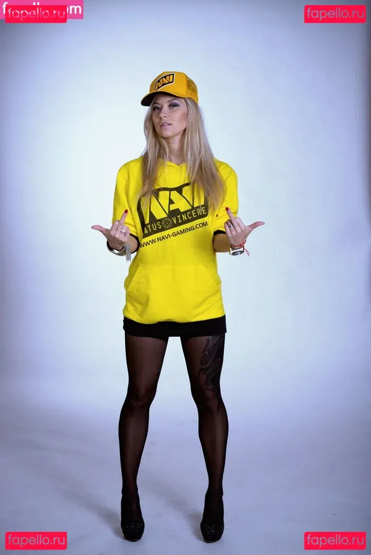 Polina Logunova Onlyfans Photo Gallery 