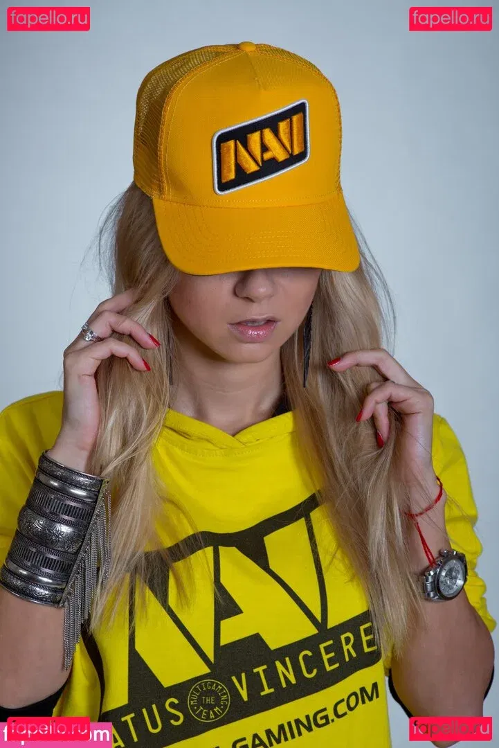 Polina Logunova Onlyfans Photo Gallery 