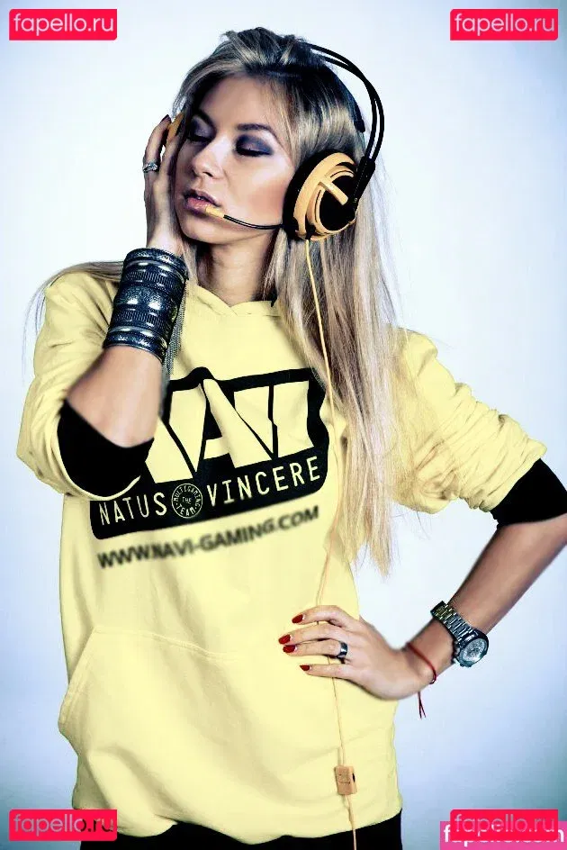 Polina Logunova Onlyfans Photo Gallery 