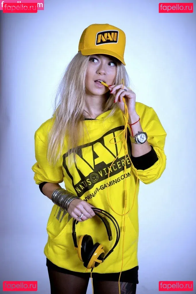 Polina Logunova Onlyfans Photo Gallery 