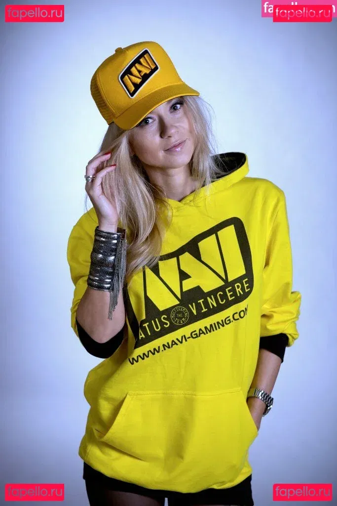 Polina Logunova Onlyfans Photo Gallery 