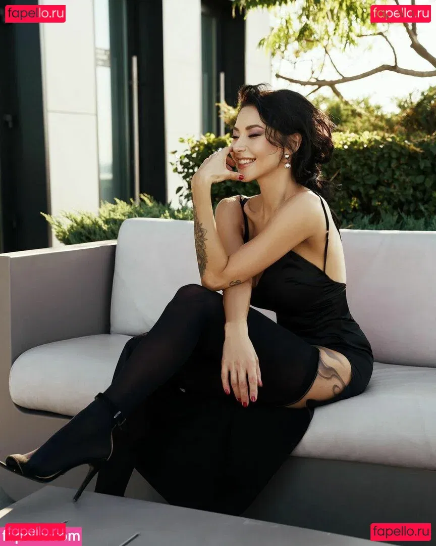 Polina Logunova Onlyfans Photo Gallery 