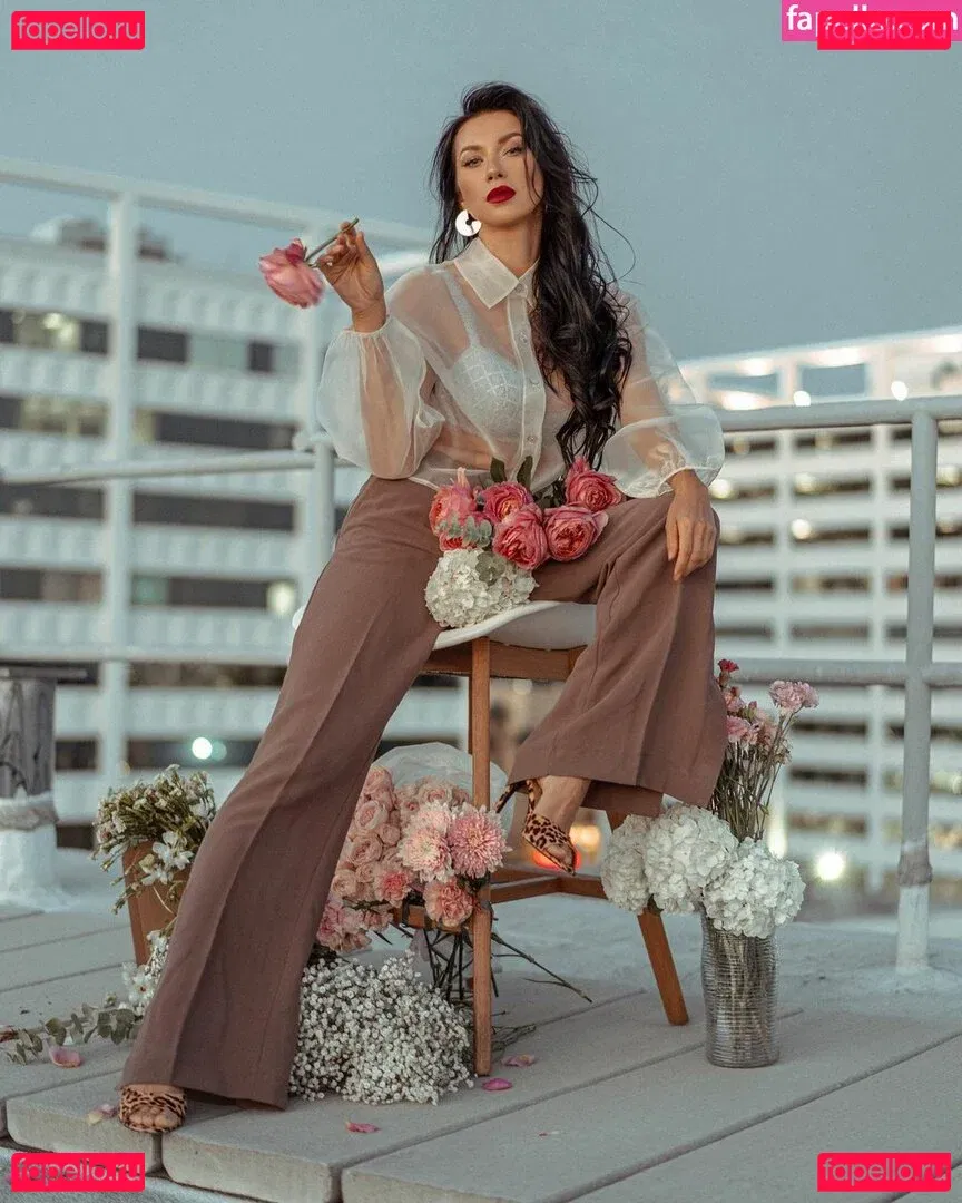 Polina Logunova Onlyfans Photo Gallery 