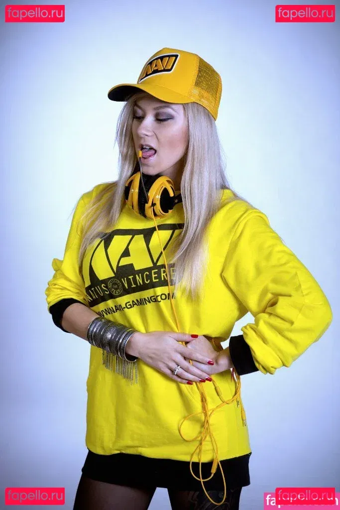 Polina Logunova Onlyfans Photo Gallery 