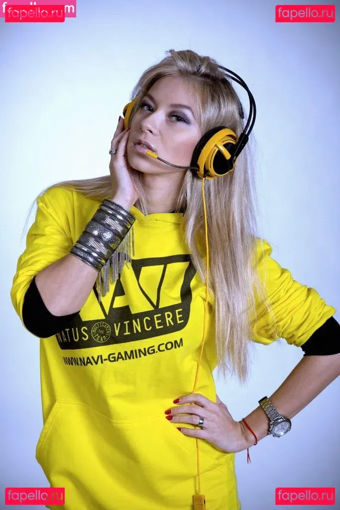 Polina Logunova Onlyfans Photo Gallery 