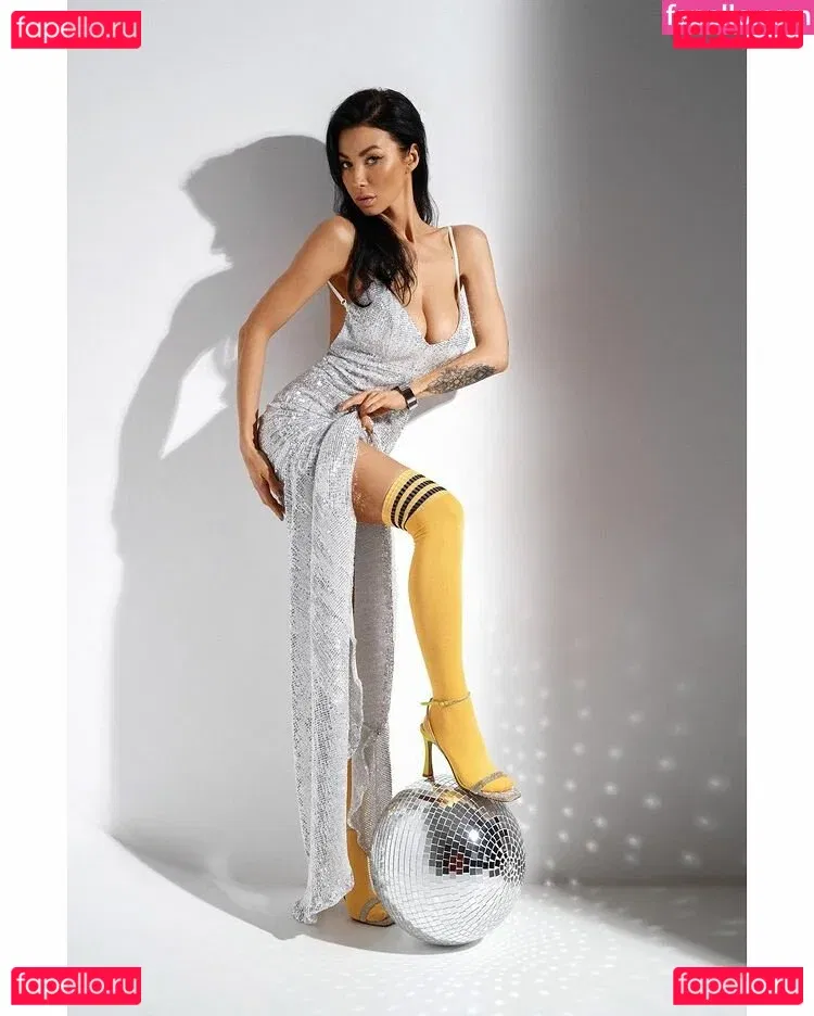 Polina Logunova Onlyfans Photo Gallery 