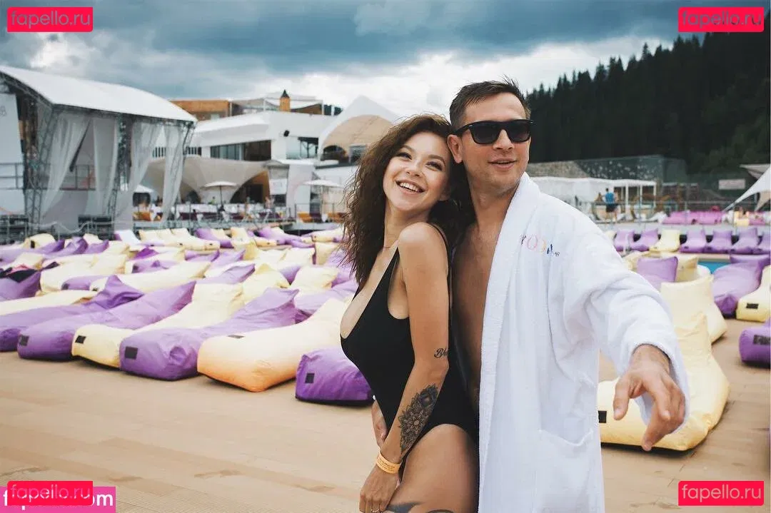 Polina Logunova Onlyfans Photo Gallery 