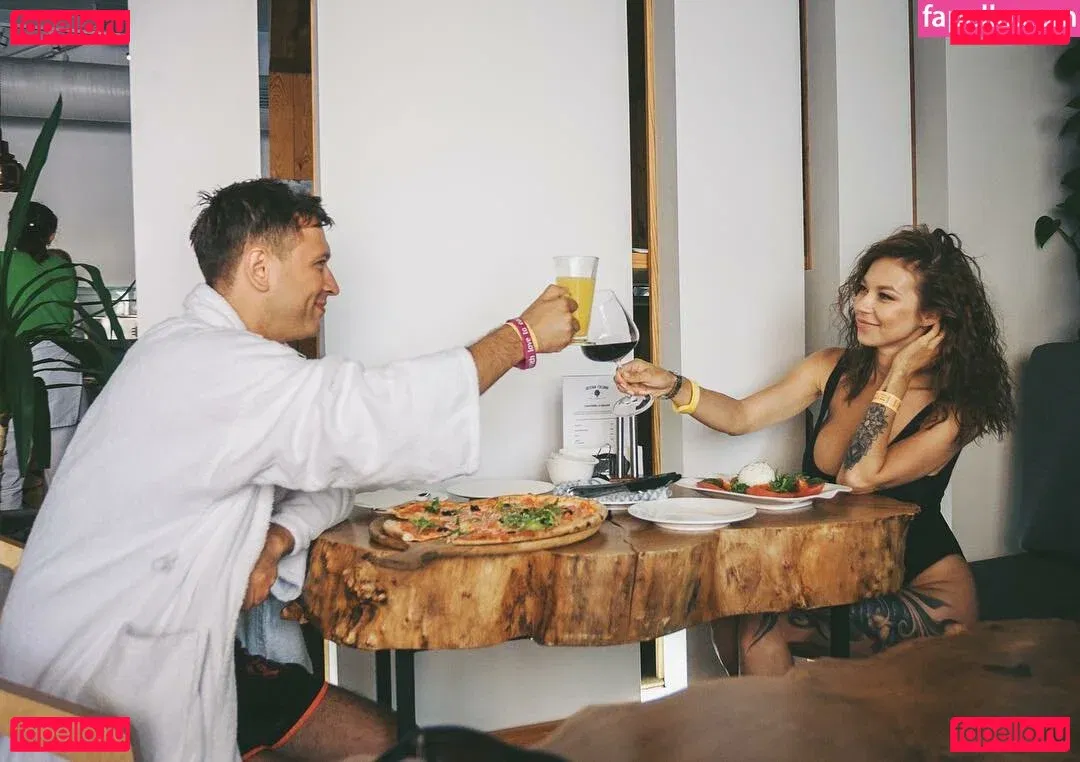 Polina Logunova Onlyfans Photo Gallery 