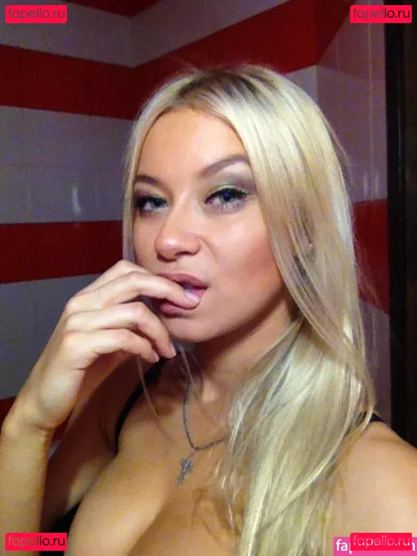 Polina Logunova Onlyfans Photo Gallery 