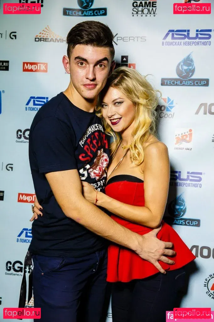 Polina Logunova Onlyfans Photo Gallery 