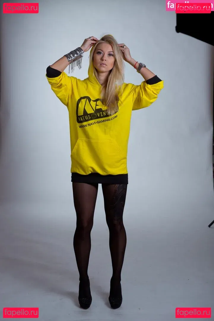 Polina Logunova Onlyfans Photo Gallery 