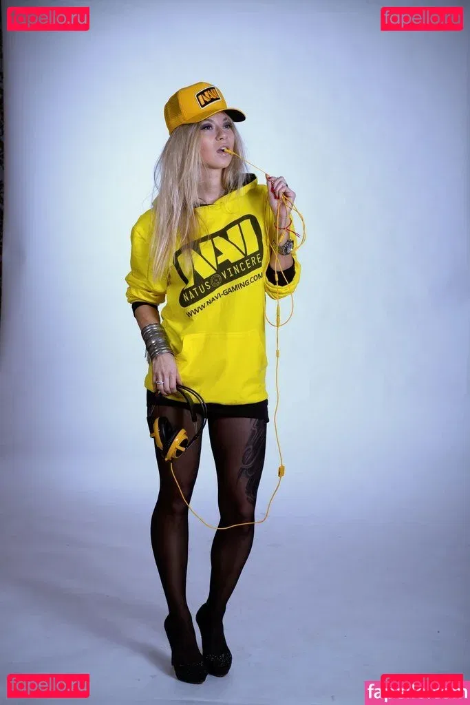 Polina Logunova Onlyfans Photo Gallery 