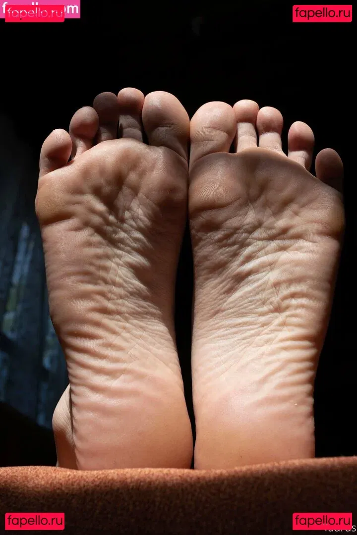 tastytaurustoes Onlyfans Photo Gallery 