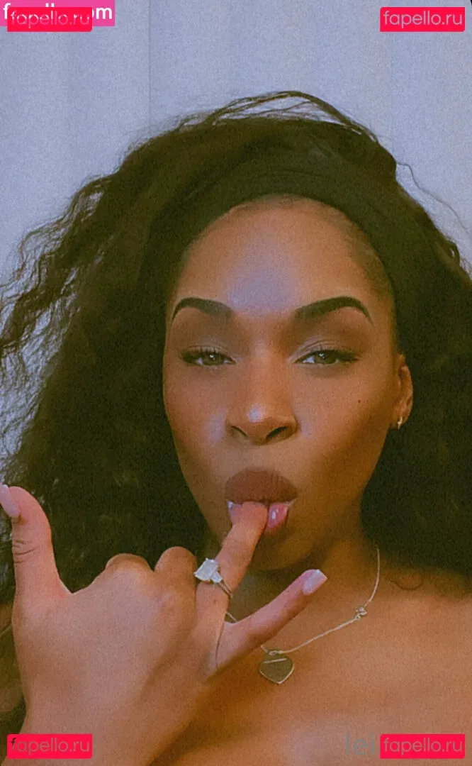 leilablake Onlyfans Photo Gallery 