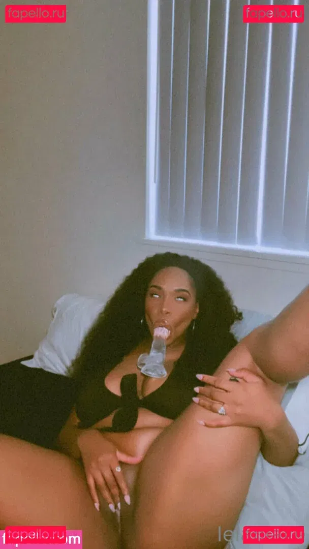 leilablake Onlyfans Photo Gallery 