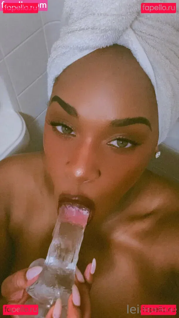 leilablake Onlyfans Photo Gallery 