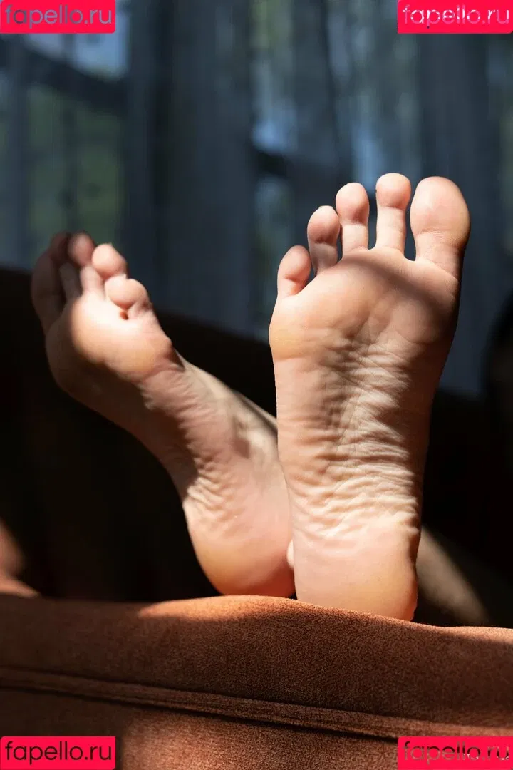 tastytaurustoes Onlyfans Photo Gallery 