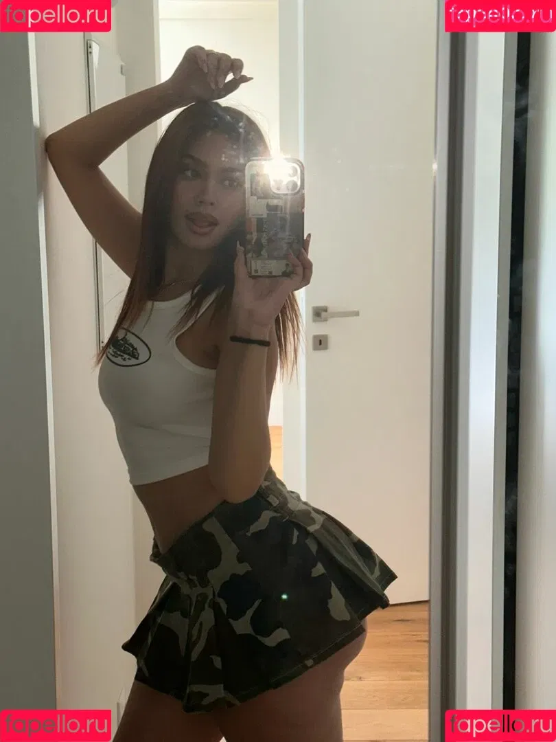 laurgmzz Onlyfans Photo Gallery 
