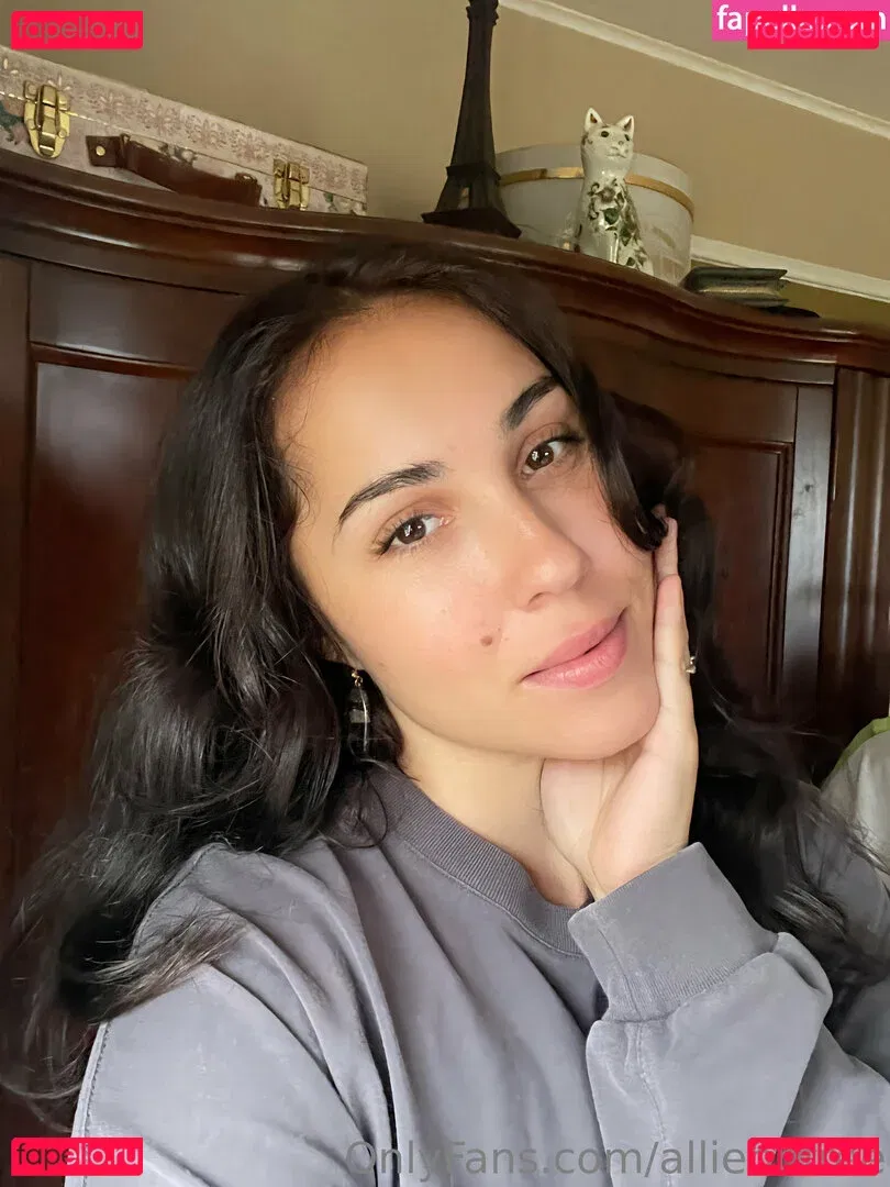 alliehbfree Onlyfans Photo Gallery 