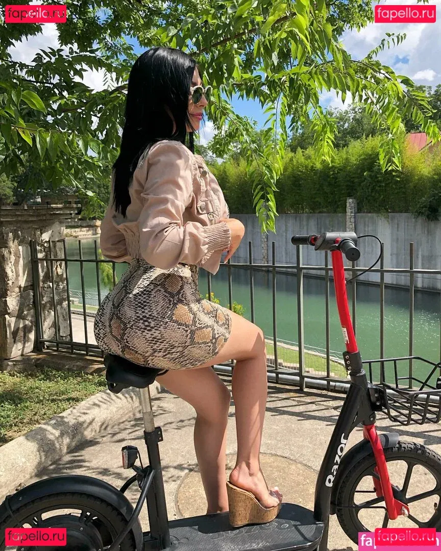 Michelle Balderrama Onlyfans Photo Gallery 