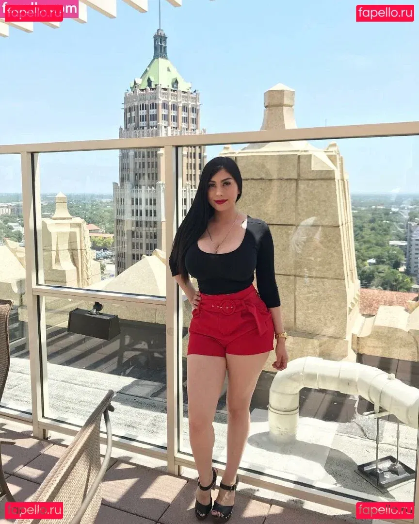 Michelle Balderrama Onlyfans Photo Gallery 