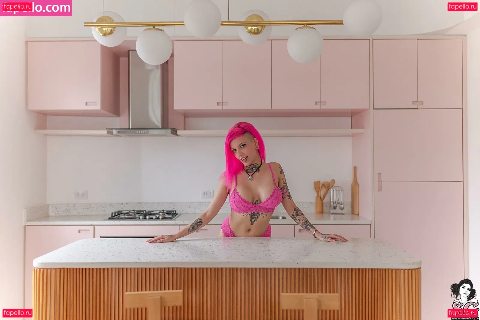 Qween Goddess Onlyfans Photo Gallery 