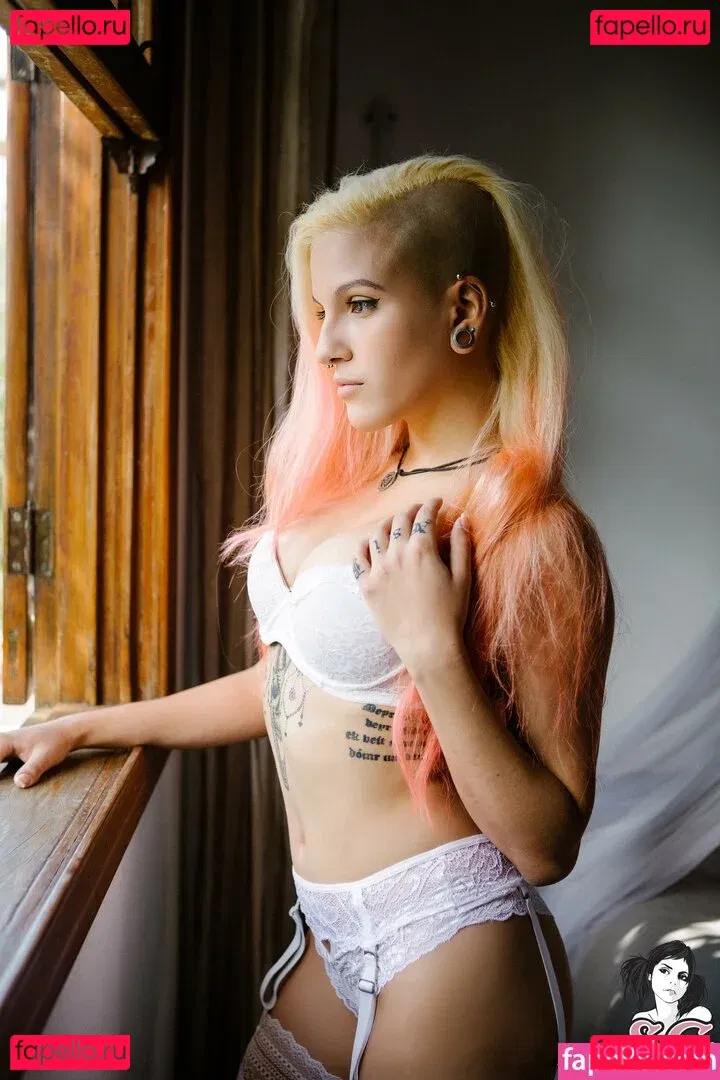 Qween Goddess Onlyfans Photo Gallery 