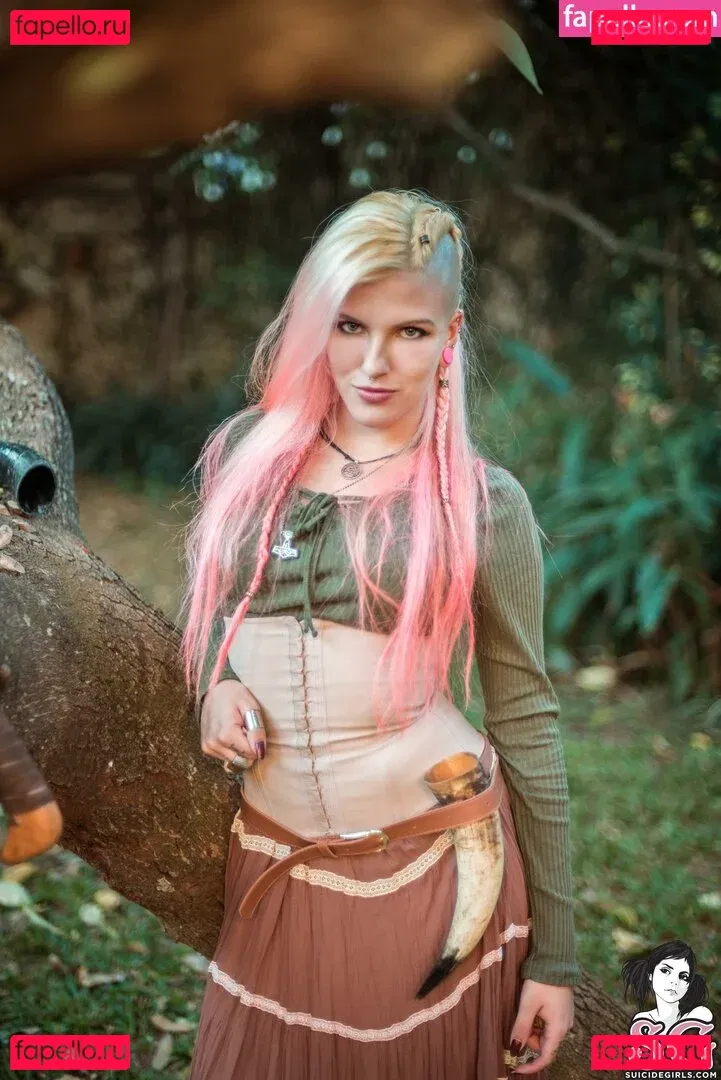 Qween Goddess Onlyfans Photo Gallery 