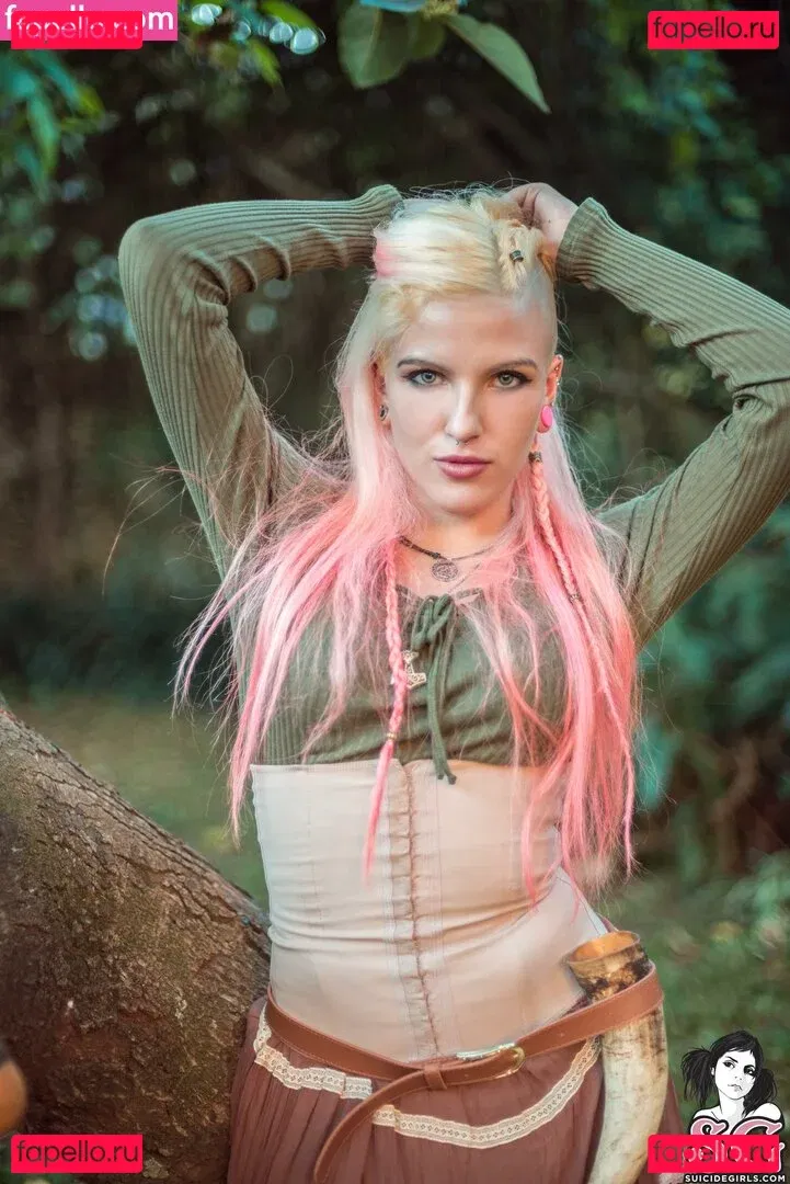 Qween Goddess Onlyfans Photo Gallery 