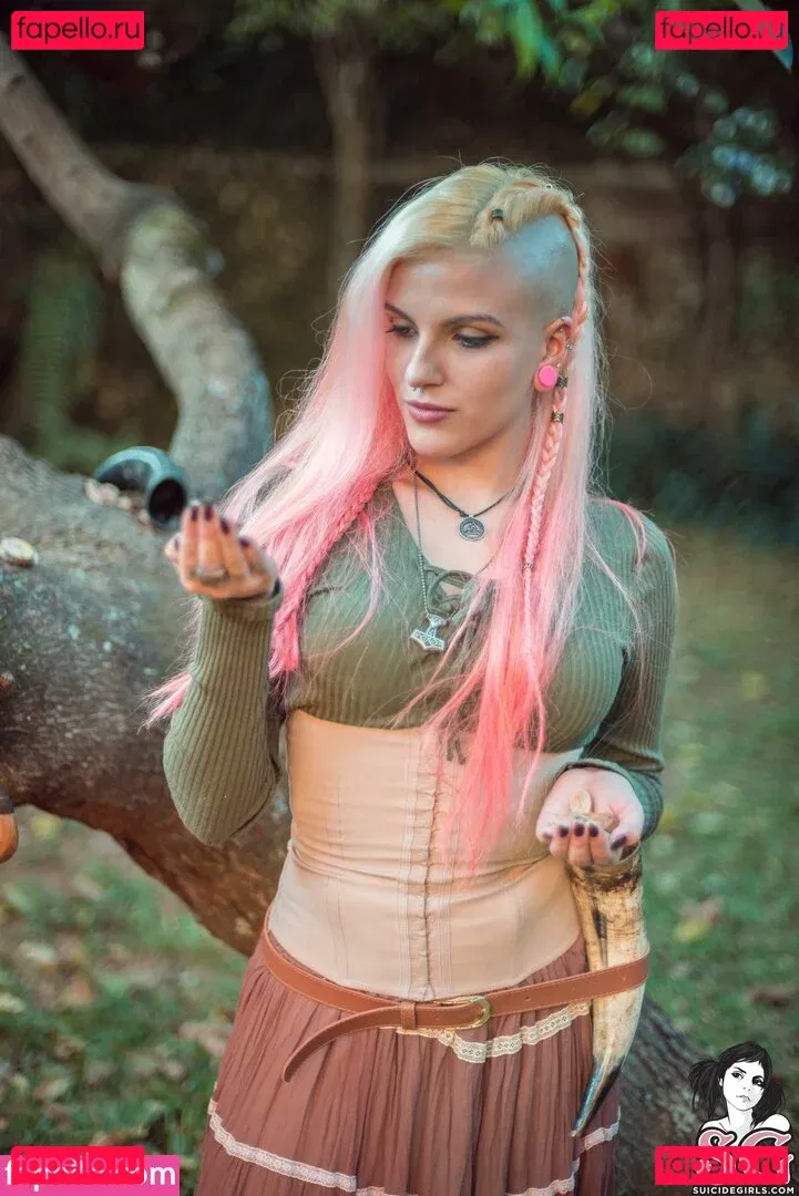 Qween Goddess Onlyfans Photo Gallery 