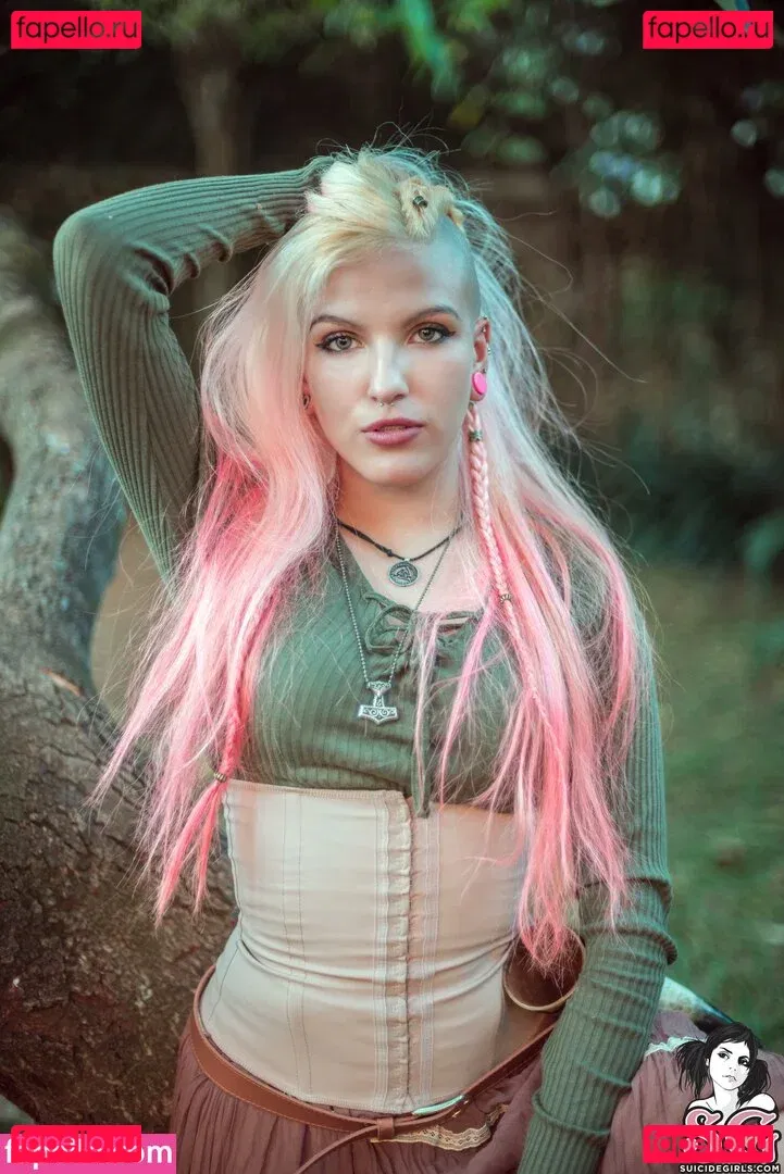 Qween Goddess Onlyfans Photo Gallery 