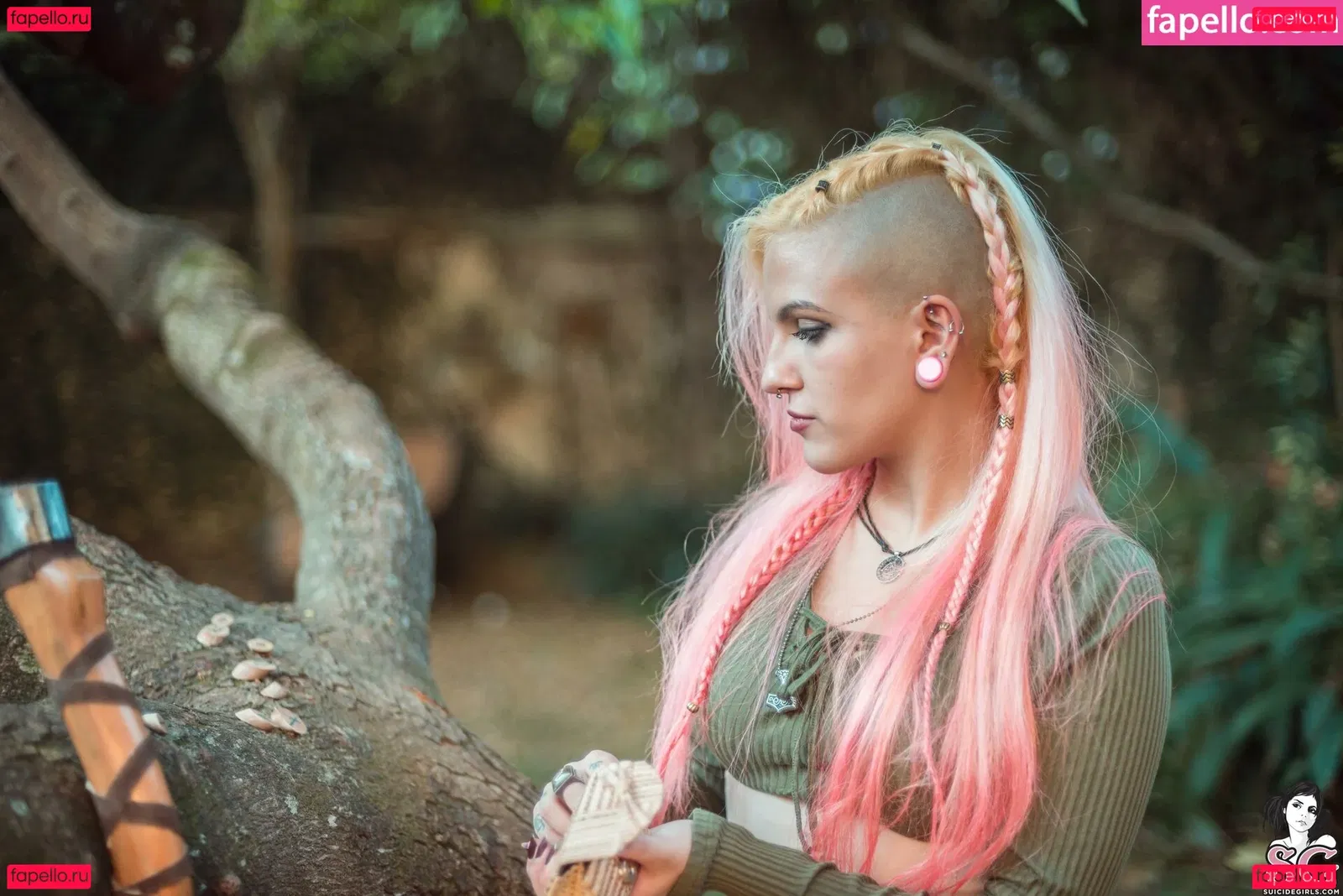 Qween Goddess Onlyfans Photo Gallery 