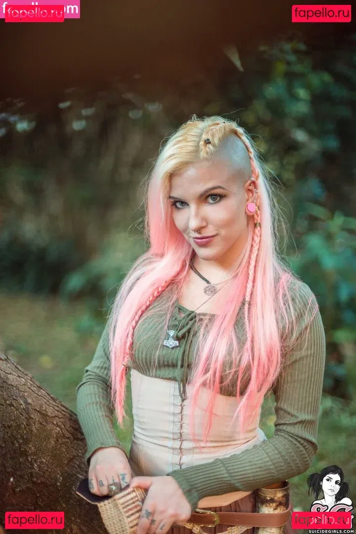 Qween Goddess Onlyfans Photo Gallery 