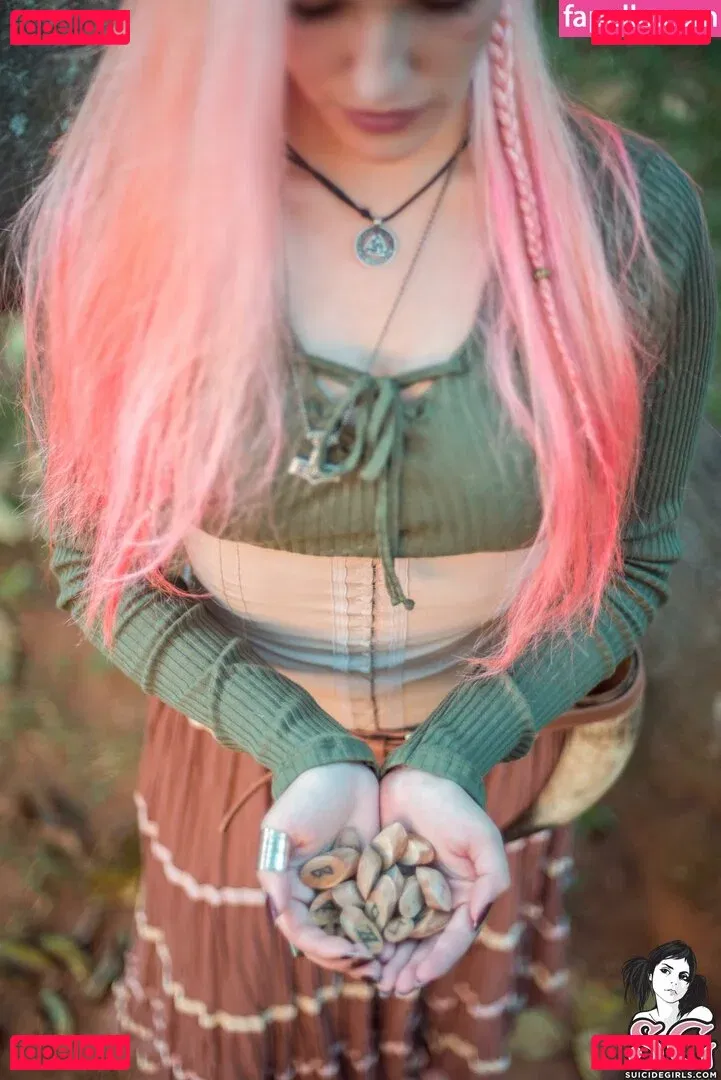 Qween Goddess Onlyfans Photo Gallery 