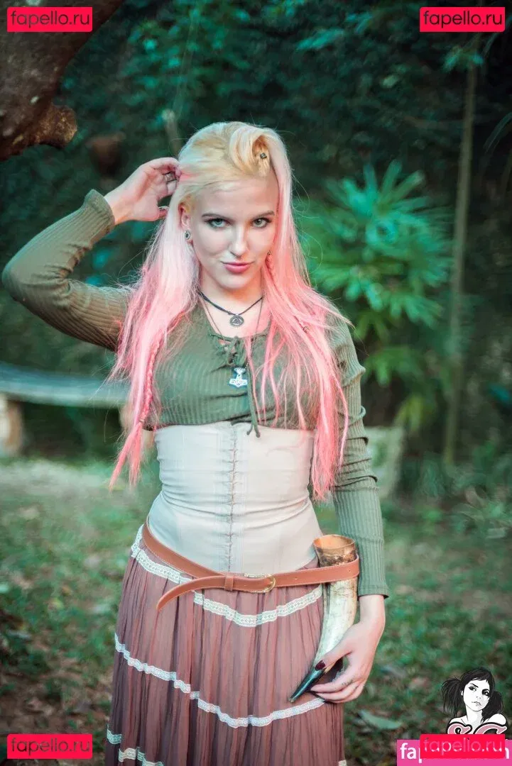 Qween Goddess Onlyfans Photo Gallery 