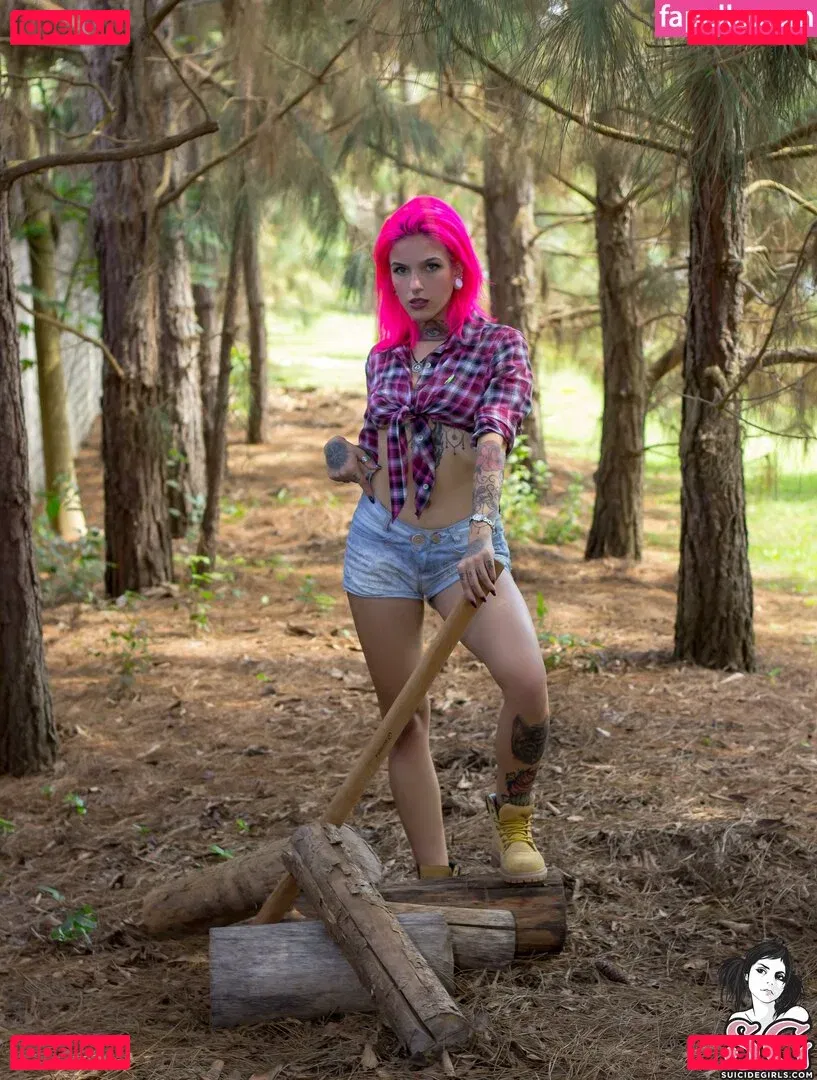 Qween Goddess Onlyfans Photo Gallery 