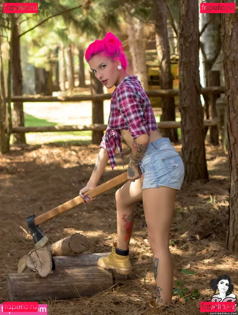 Qween Goddess Onlyfans Photo Gallery 