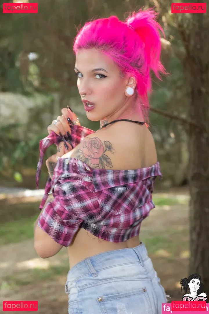 Qween Goddess Onlyfans Photo Gallery 