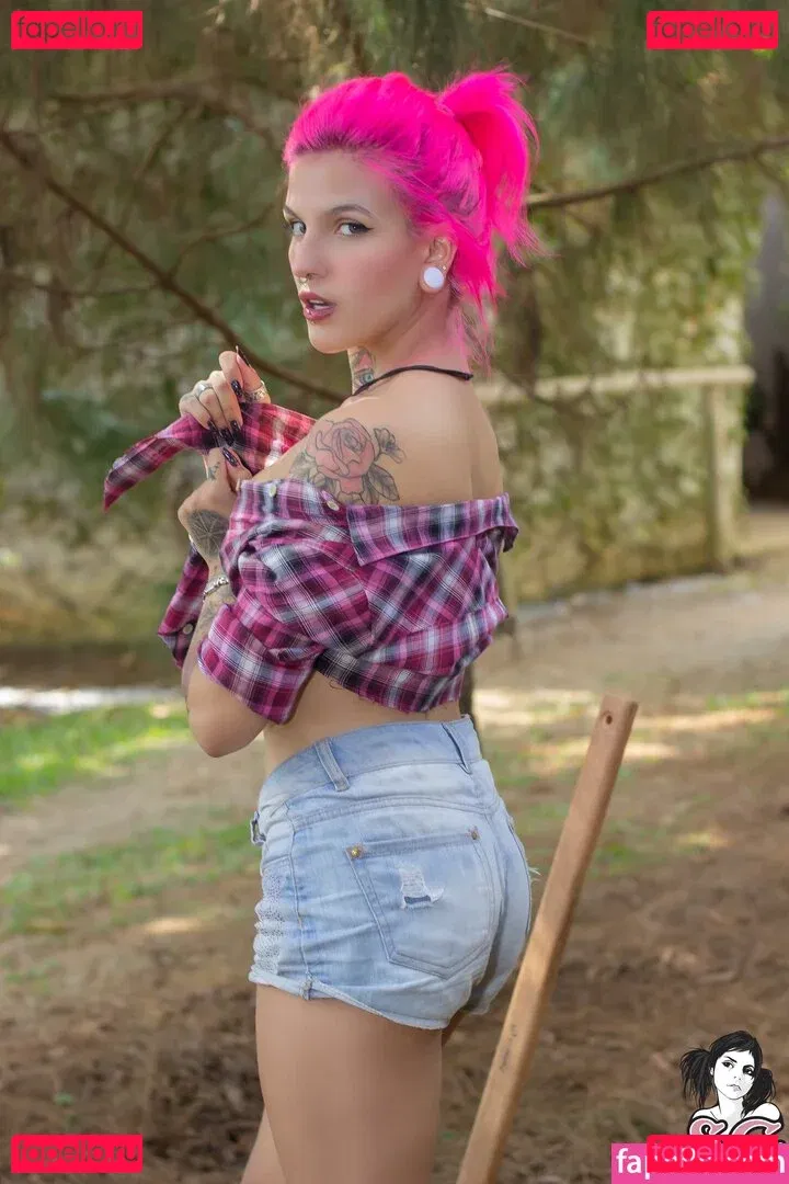 Qween Goddess Onlyfans Photo Gallery 